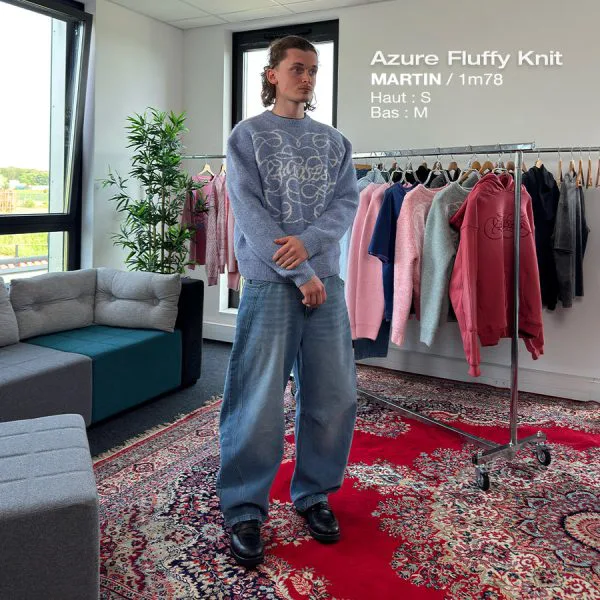 Azure fluffy knit - Crewneck District