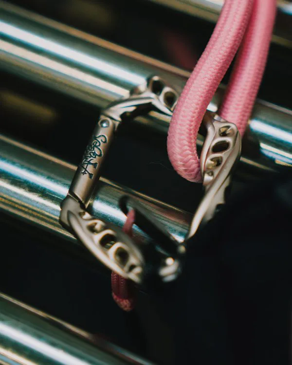 Enthesis carabiner - Crewneck District