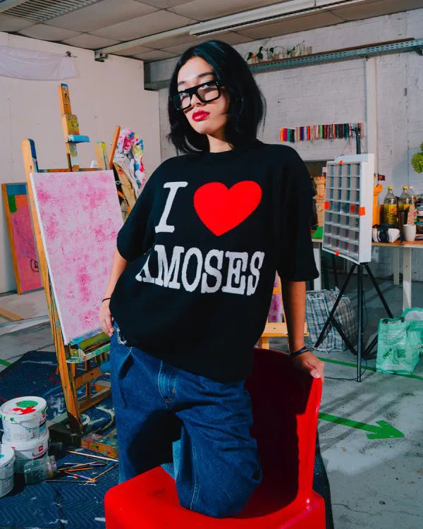 I love tee - Crewneck District