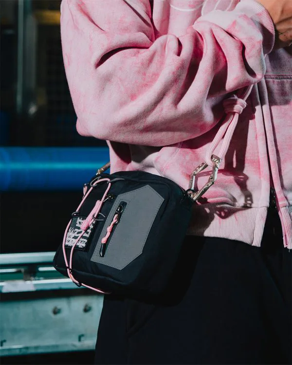 Underlock black handbag - Crewneck District