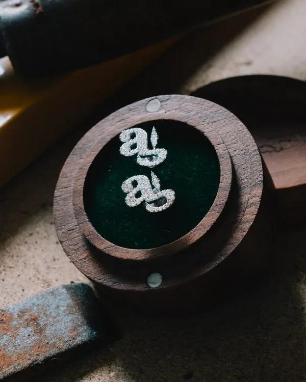 Vvs earring - Crewneck District